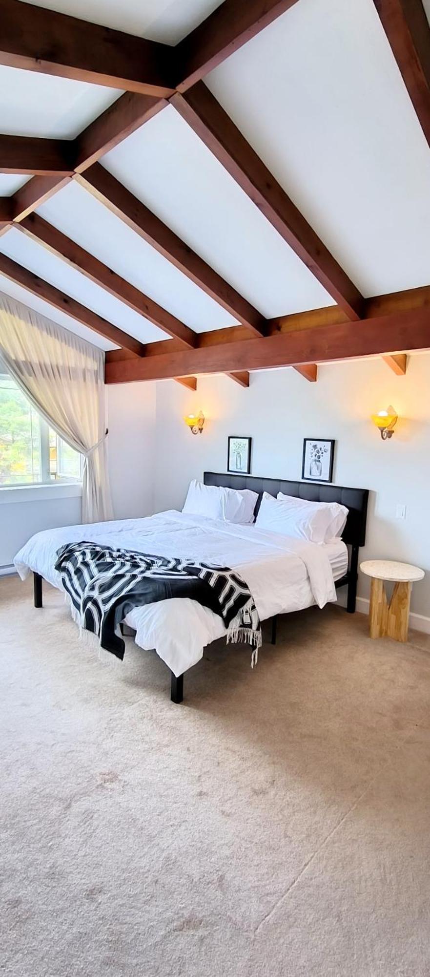 White House Downtown Villa *