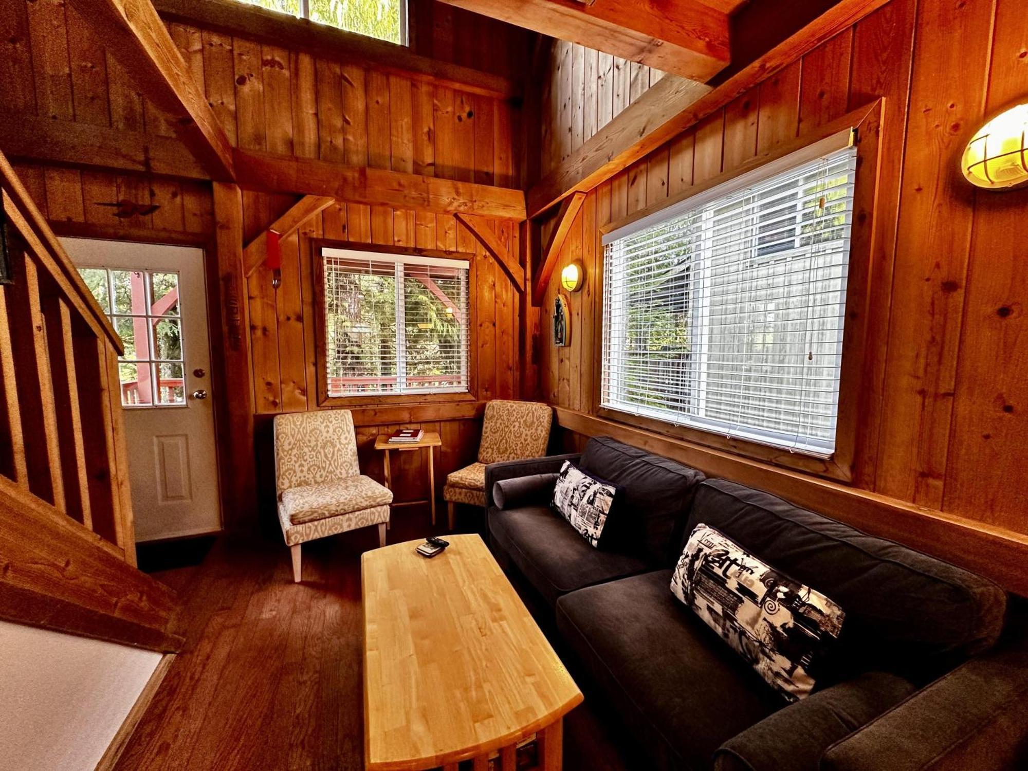 Holiday home Waterfront Timber Frame Cottage!