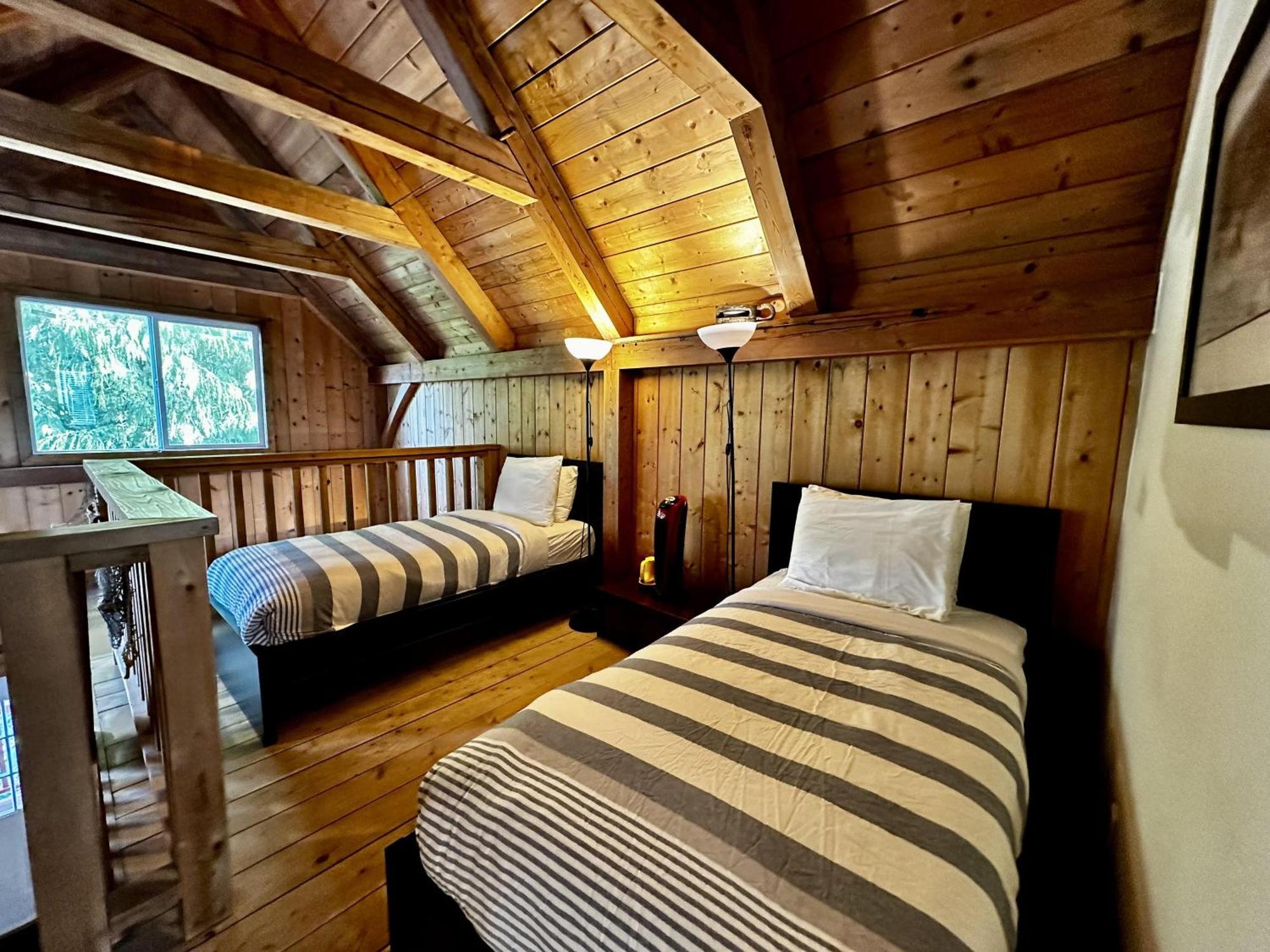 Holiday home Waterfront Timber Frame Cottage!