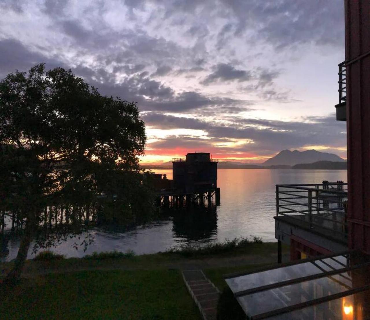 Eco Waterfront Holiday home Tofino