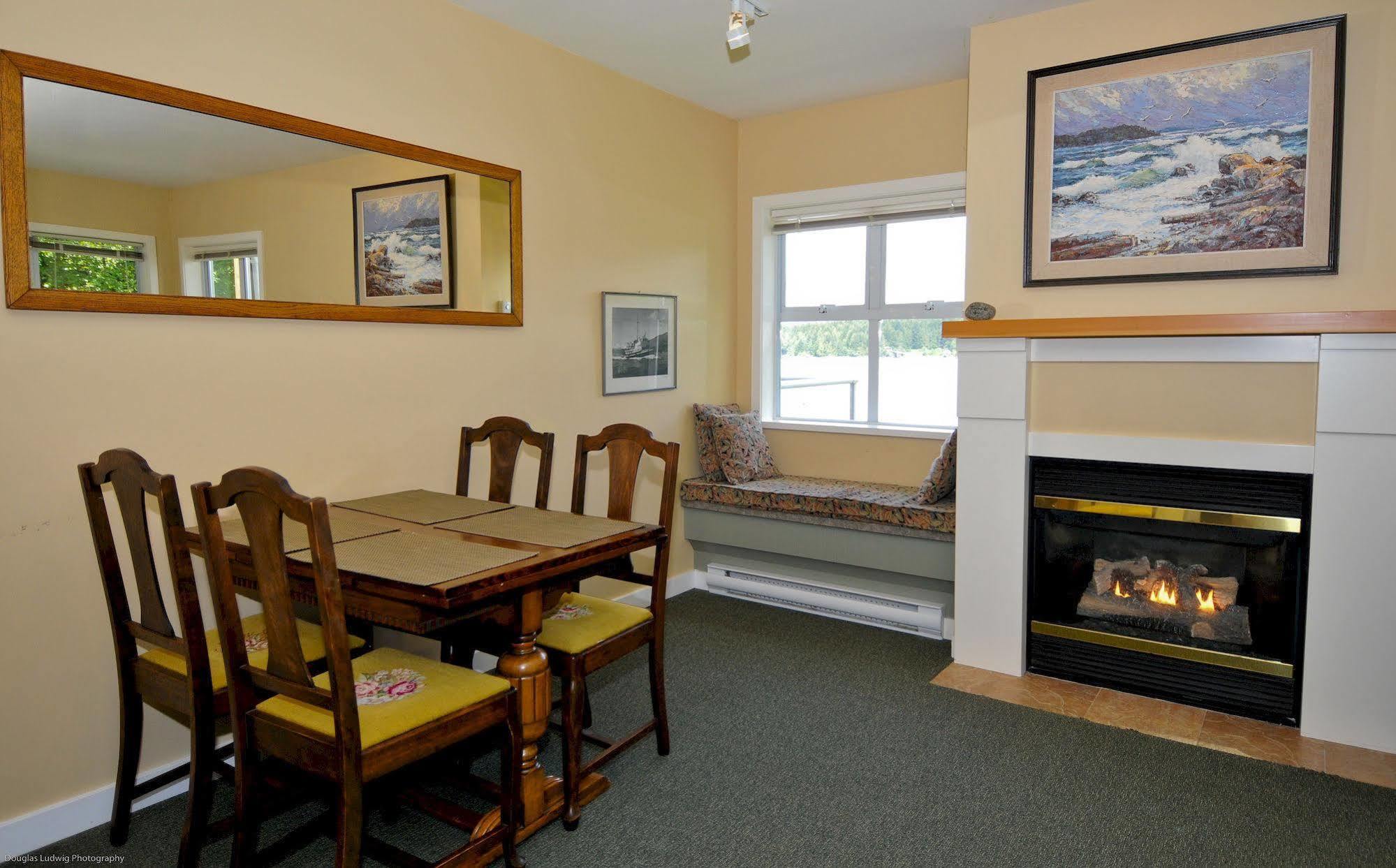 Island Village Properties At Eik Landing *