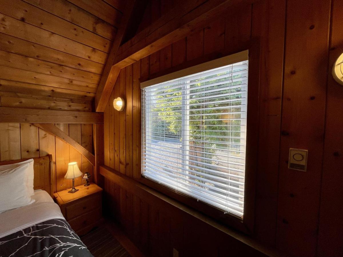 Holiday home Waterfront Timber Frame Cottage! Ucluelet