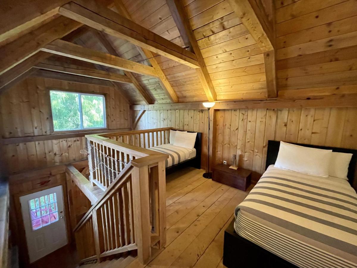 Holiday home Waterfront Timber Frame Cottage! Ucluelet