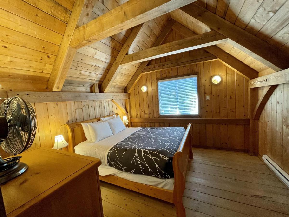 Holiday home Waterfront Timber Frame Cottage! *