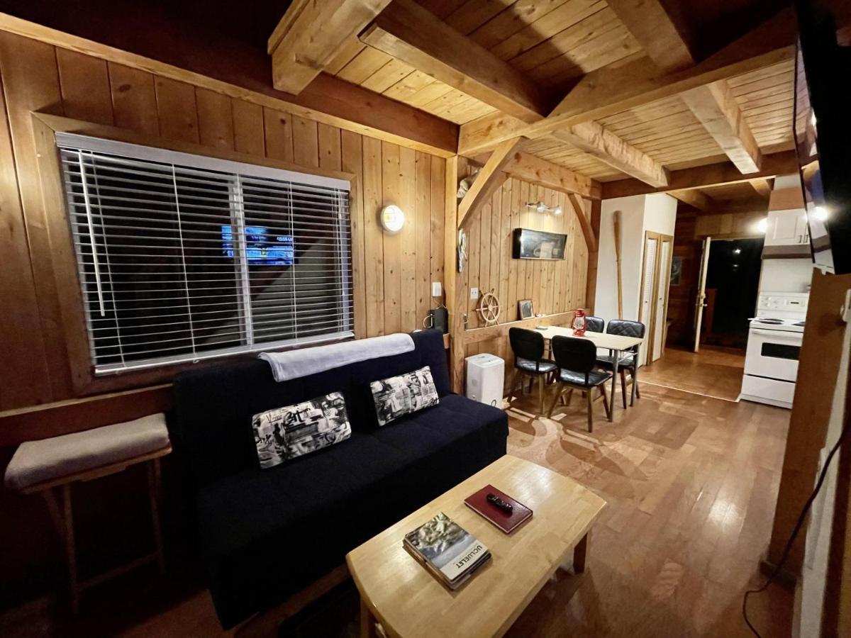 Waterfront Timber Frame Cottage! *