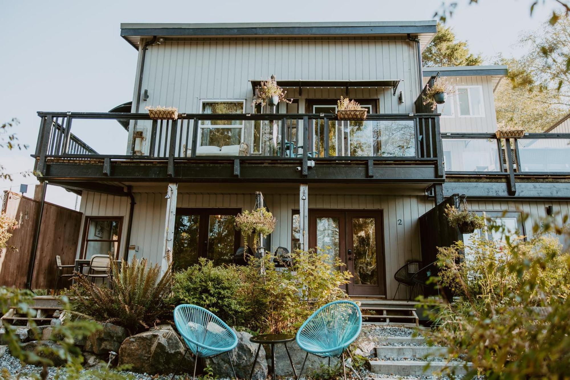 Lunar Cove Charters And Tours Tofino