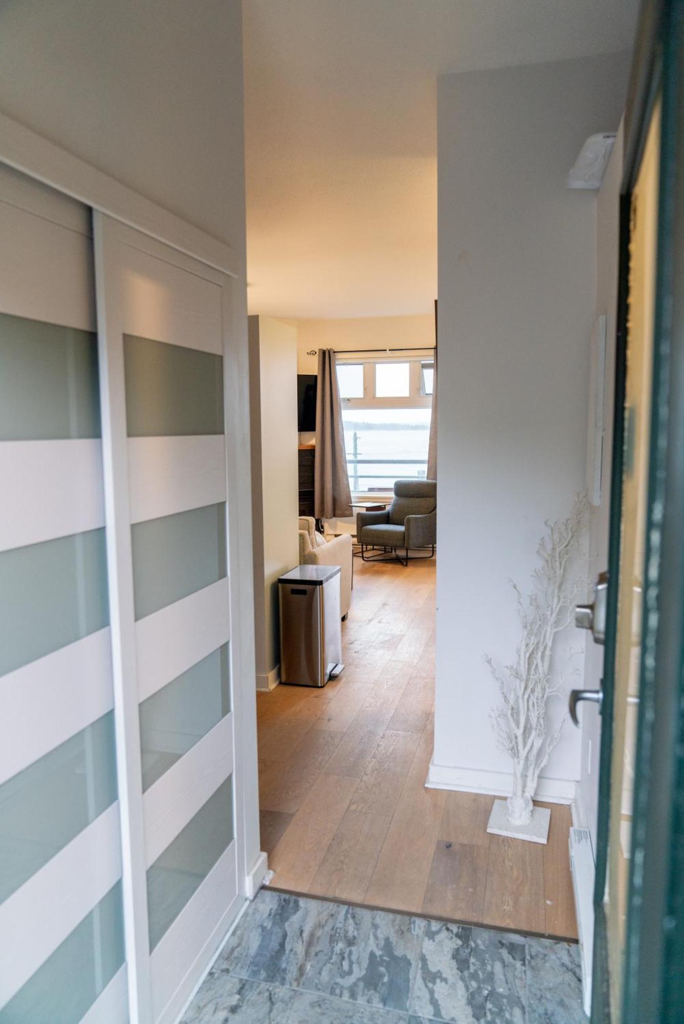 Lunar Cove Charters And Tours Hotel