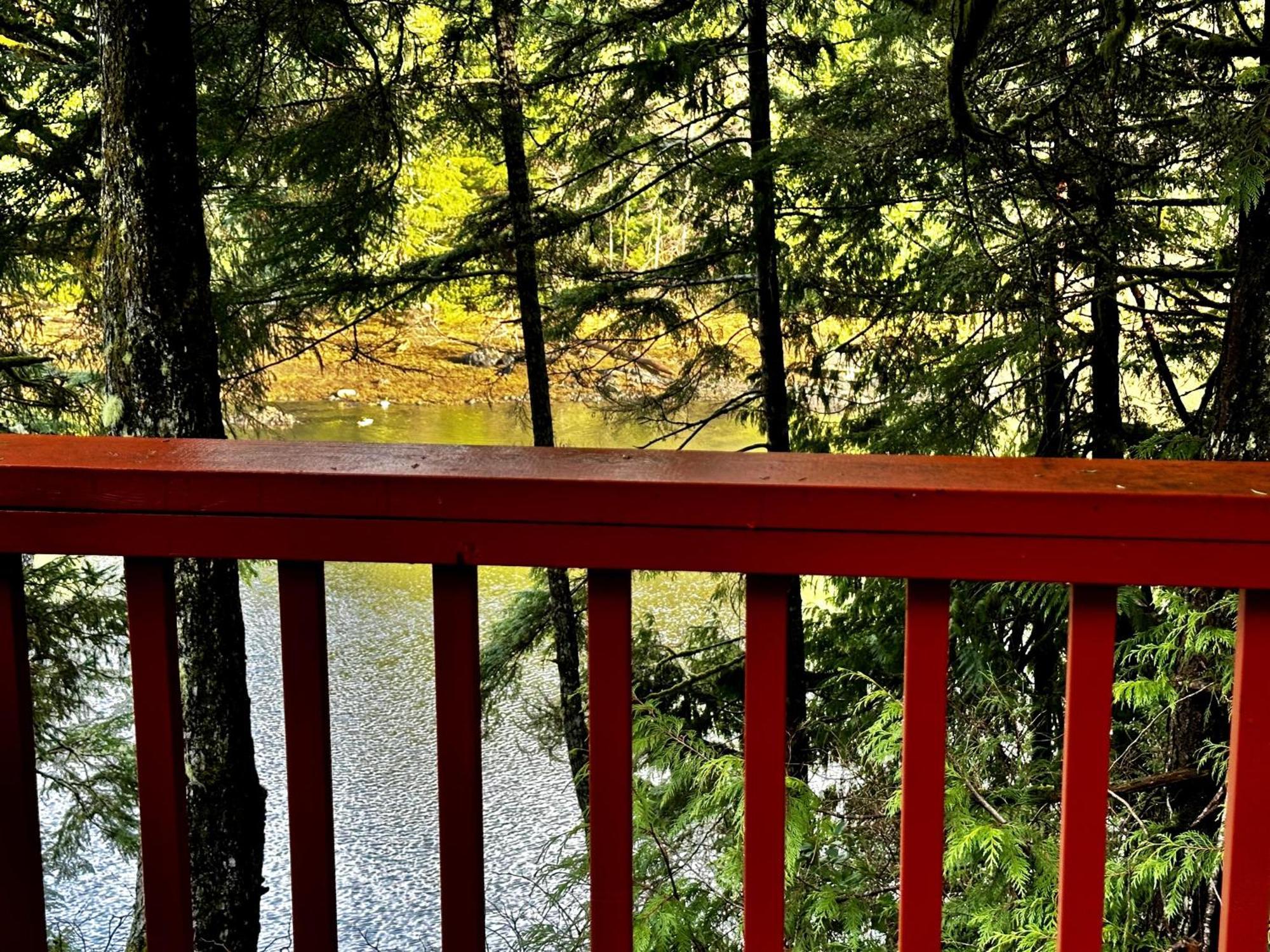 Holiday home Waterfront Timber Frame Cottage! *