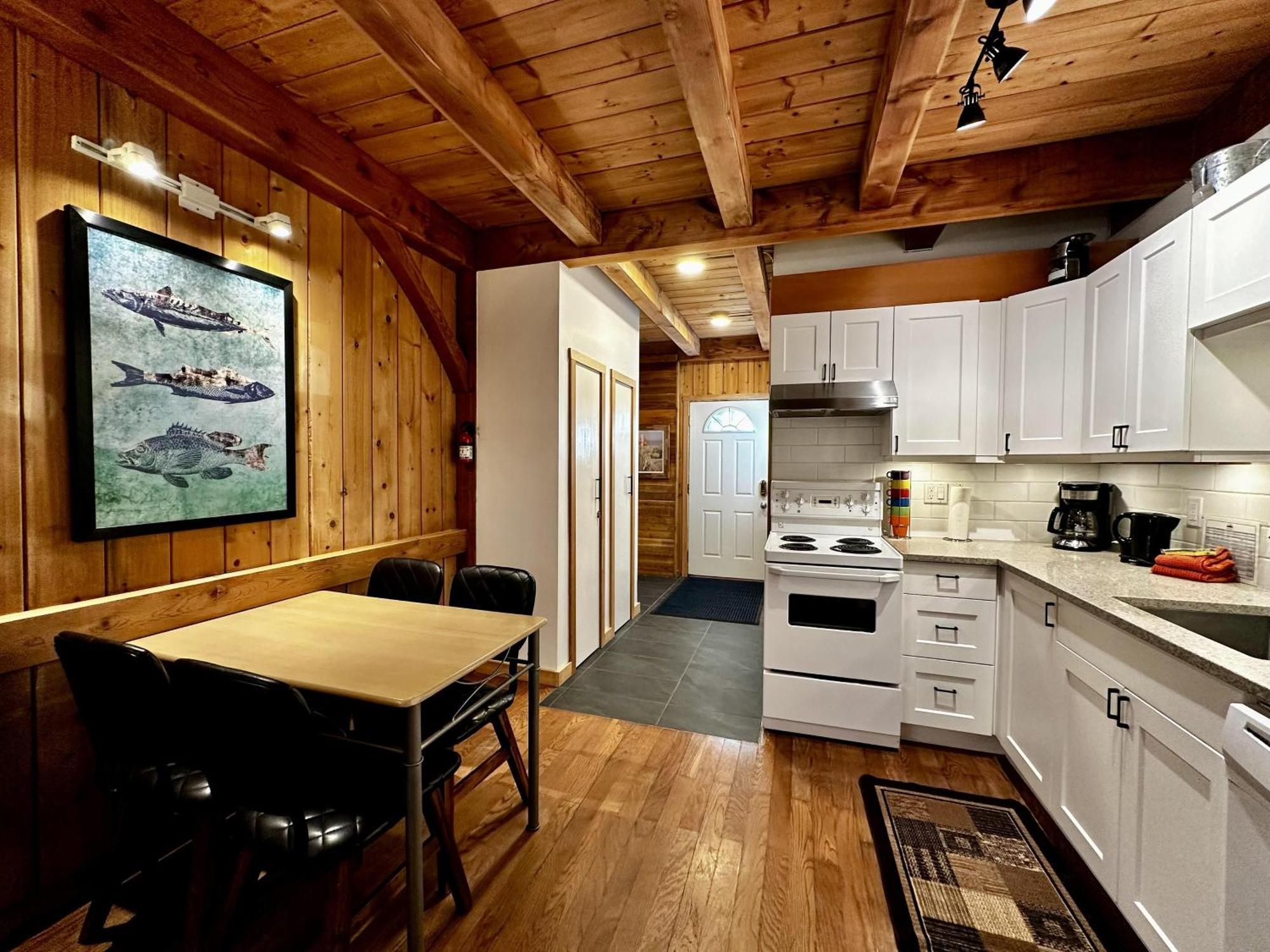 Holiday home Waterfront Timber Frame Cottage! Ucluelet