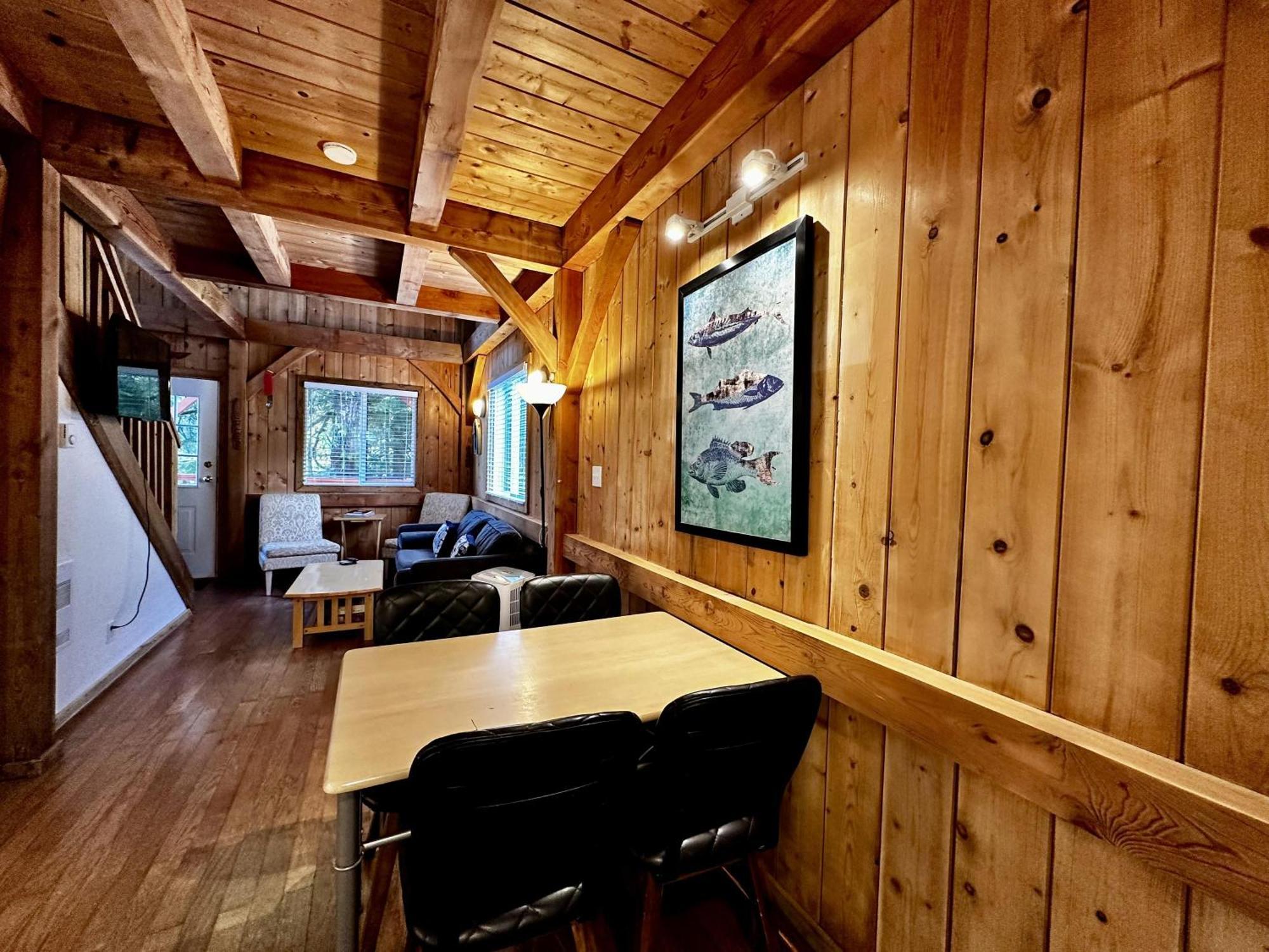Holiday home Waterfront Timber Frame Cottage! *