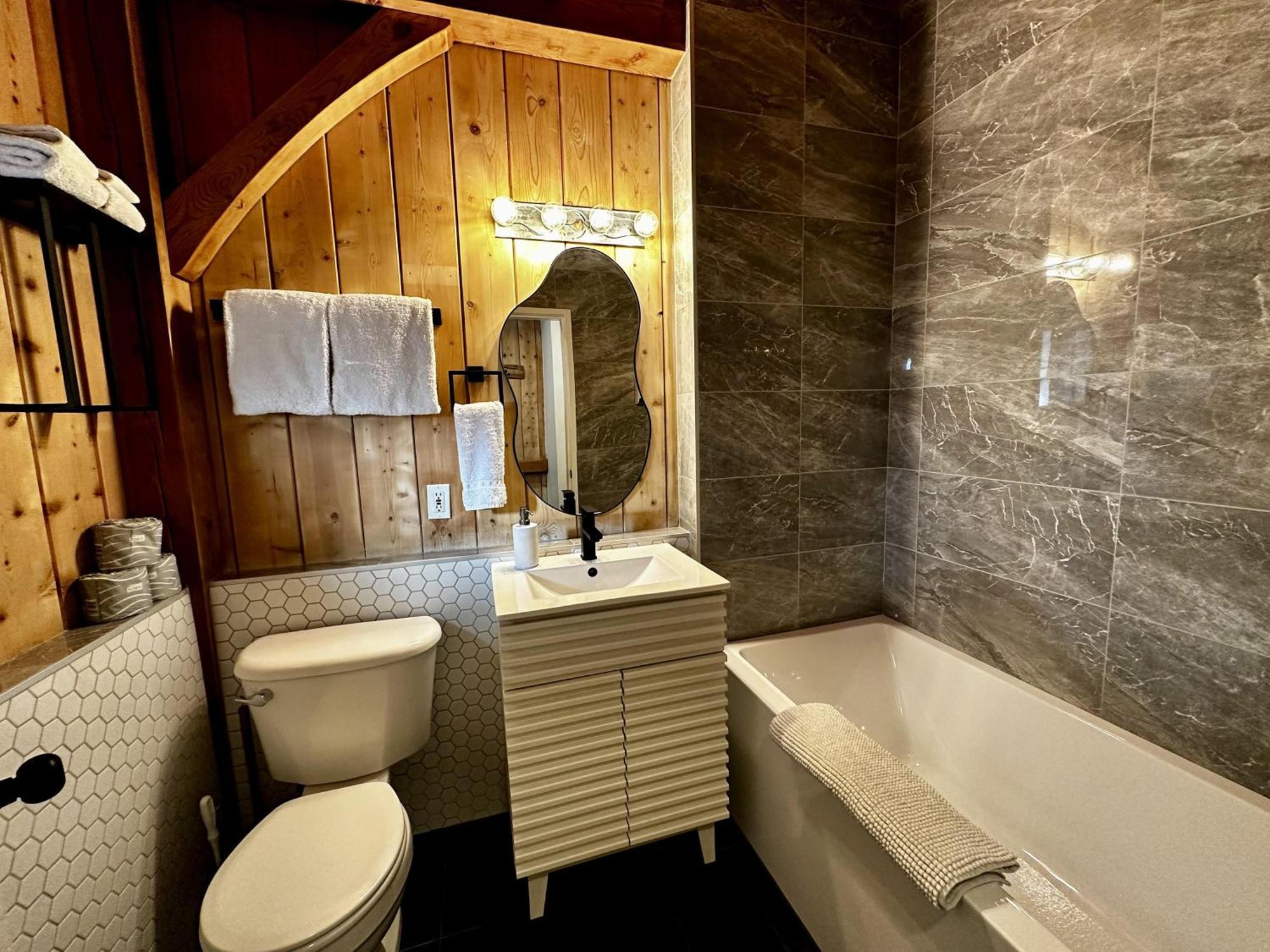 Holiday home Waterfront Timber Frame Cottage!