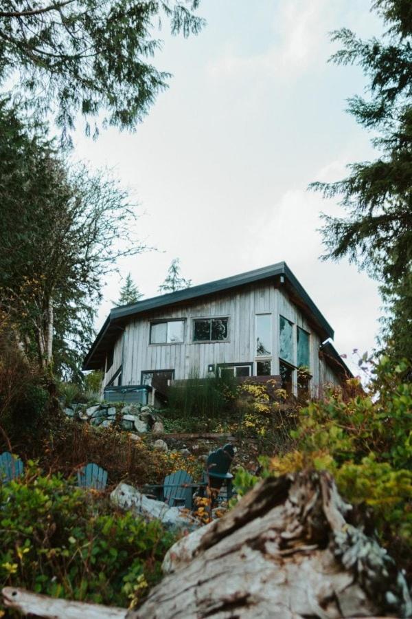 Holiday home First Light - Waterfront, Hot Tub, Sauna, Ev Tofino