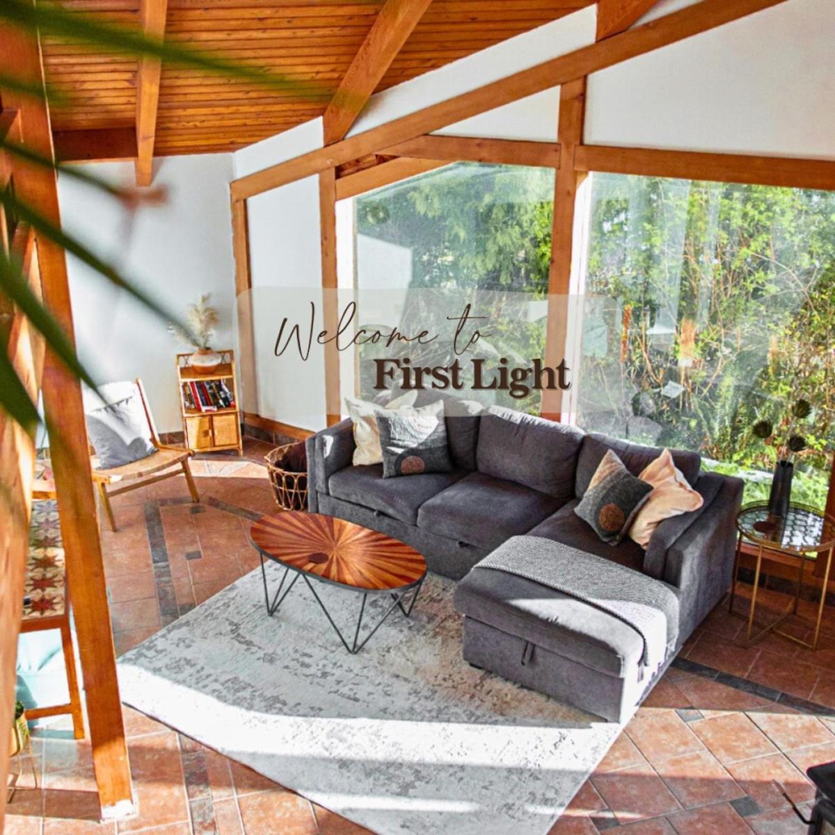First Light - Waterfront, Hot Tub, Sauna, Ev Holiday home