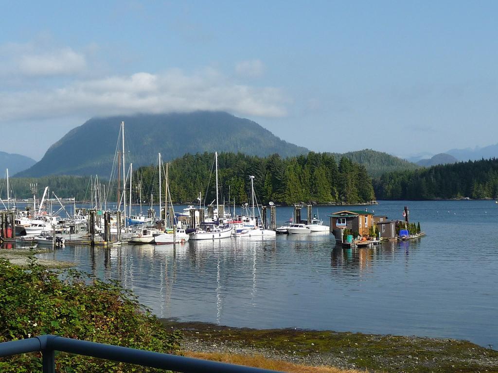 Apartment Island Village Properties At Eik Landing