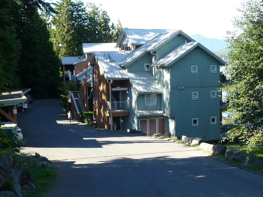 Island Village Properties At Eik Landing