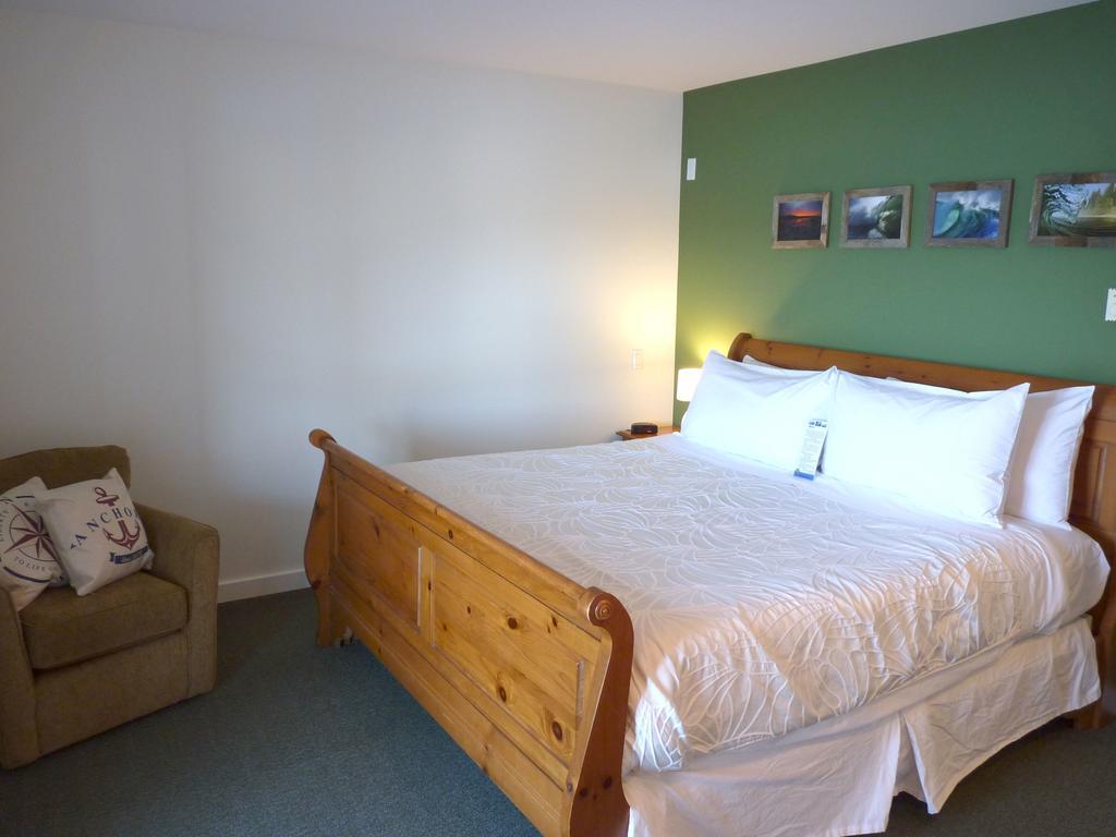 Island Village Properties At Eik Landing *