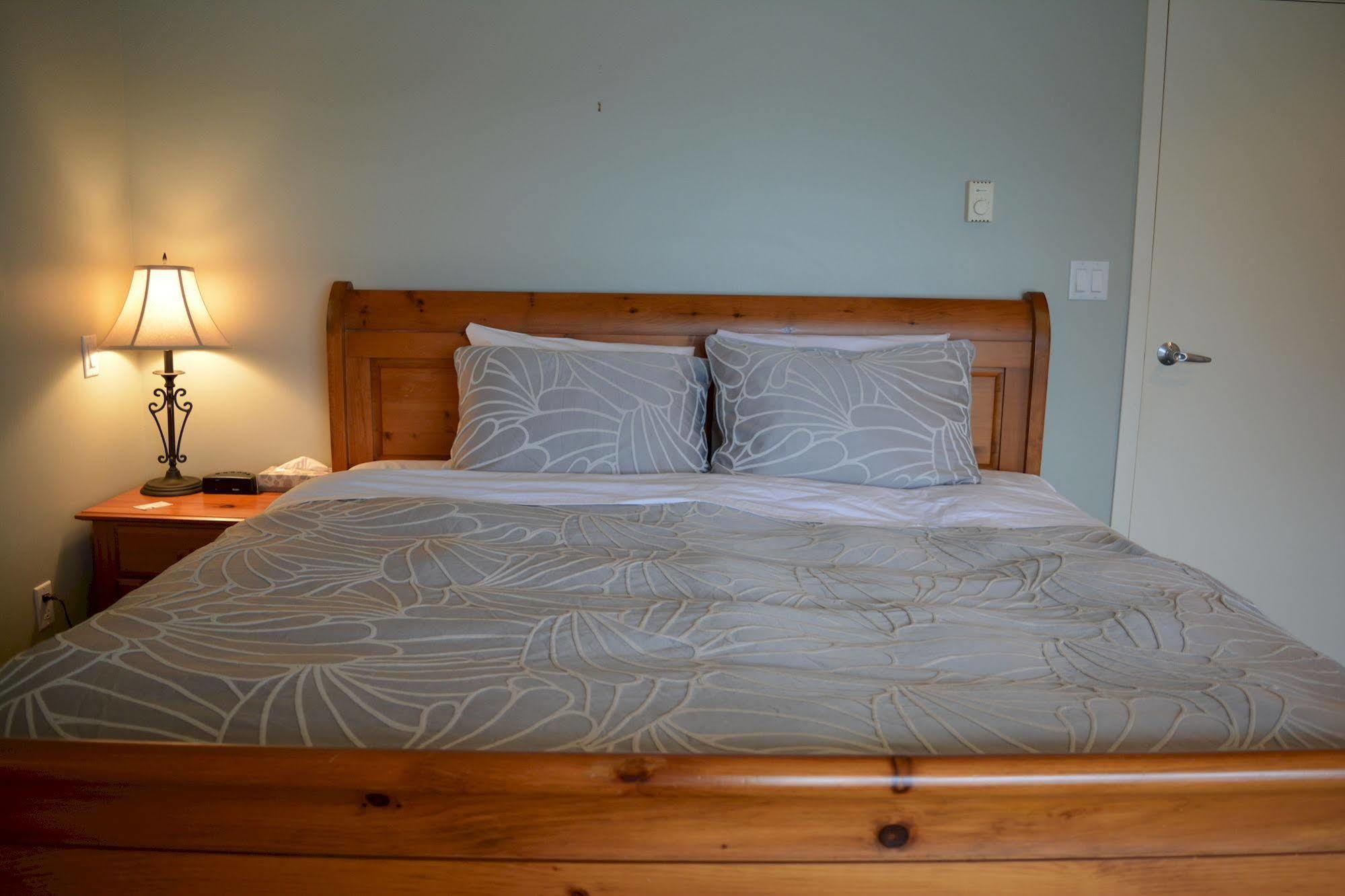 Island Village Properties At Eik Landing Apartment