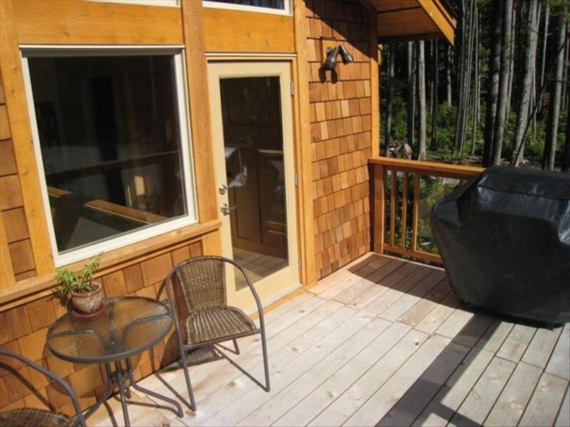 Black Bear 3* Tofino